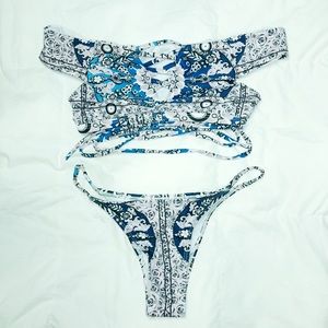 SOLD )BRAZILIAN CHEEKY  BIKINI SET